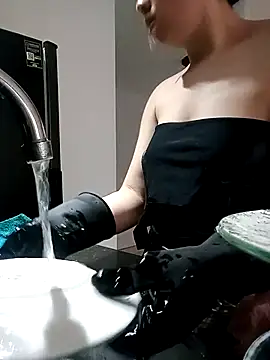 alix692 online show from 11/18/25, 07:40