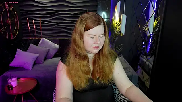 Snapshot of Mrs_Emilia chatting on 12/09/24, 12:34 Mrs Emilia online show from 12/09/24, 12:34