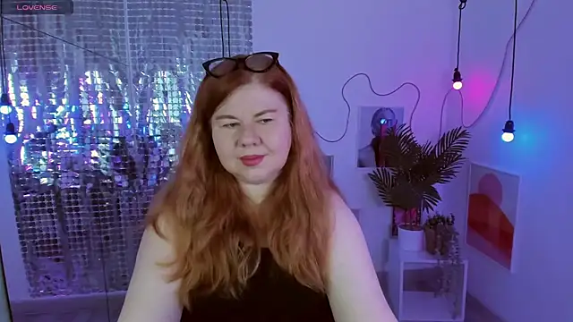 Snapshot of Mrs_Emilia chatting on 12/12/24, 08:10 Mrs Emilia online show from 12/12/24, 08:10