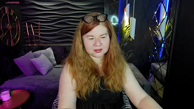 Snapshot of Mrs_Emilia chatting on 12/12/24, 11:36 Mrs Emilia online show from 12/12/24, 11:36