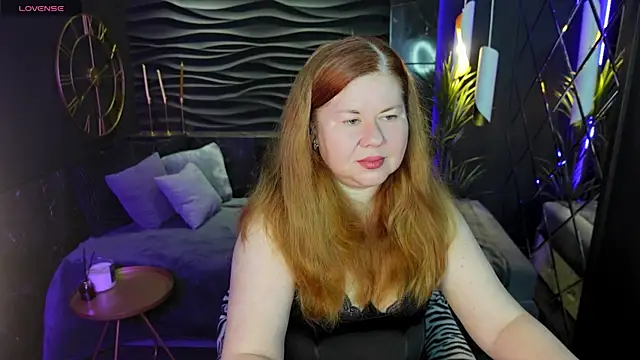 Snapshot of Mrs_Emilia chatting on 12/13/24, 09:41 Mrs Emilia online show from 12/13/24, 09:41