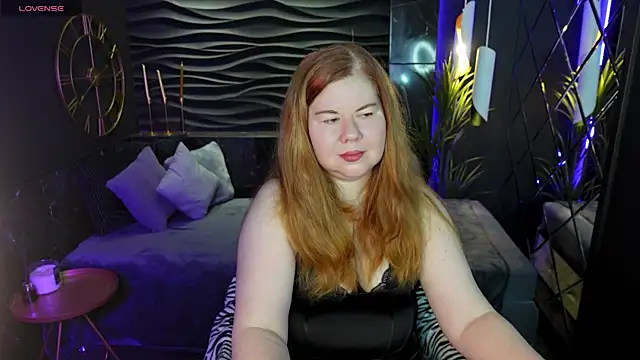 Snapshot of Mrs_Emilia chatting on 12/14/24, 12:44 Mrs Emilia online show from 12/14/24, 12:44