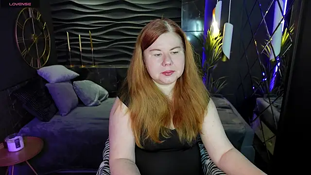 Snapshot of Mrs_Emilia chatting on 12/15/24, 03:56 Mrs Emilia online show from 12/15/24, 03:56