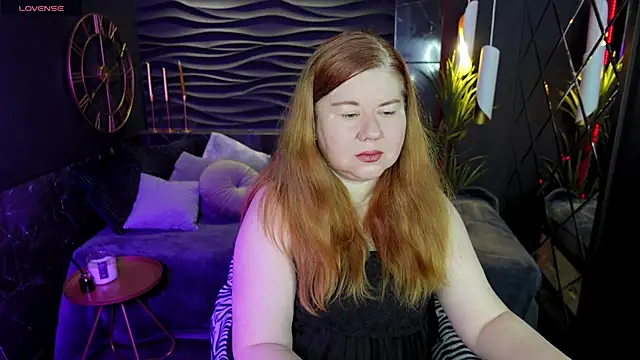 Snapshot of Mrs_Emilia chatting on 12/16/24, 01:10 Mrs Emilia online show from 12/16/24, 01:10