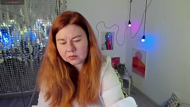 Snapshot of Mrs_Emilia chatting on 12/22/24, 05:45 Mrs Emilia online show from 12/22/24, 05:45