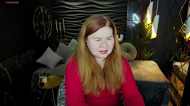 Snapshot of Mrs_Emilia chatting on 12/24/24, 12:44 Mrs Emilia online show from 12/24/24, 12:44