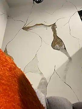 LunaBaker-1 online show from 11/29/25, 08:34