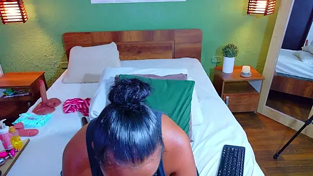 dannaahbrown online show from 03/27/26, 02:28