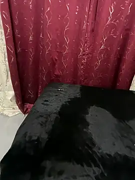 Snapshot of LuscousPussy chatting on 03/06/25, 04:28 LuscousPussy online show from 03/06/25, 04:28