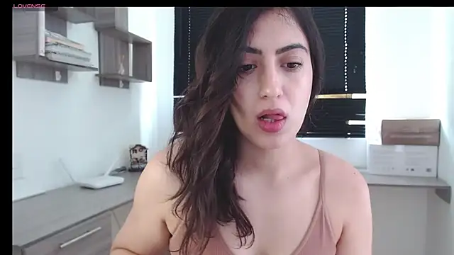 MIYESSI online show from 03/04/25, 03:26