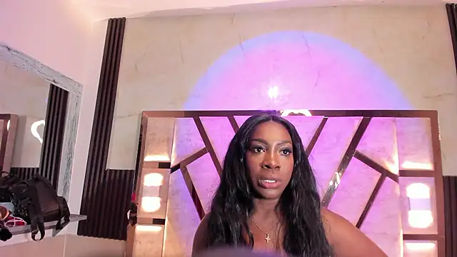 Athenea Mills online show from 02/06/26, 06:44