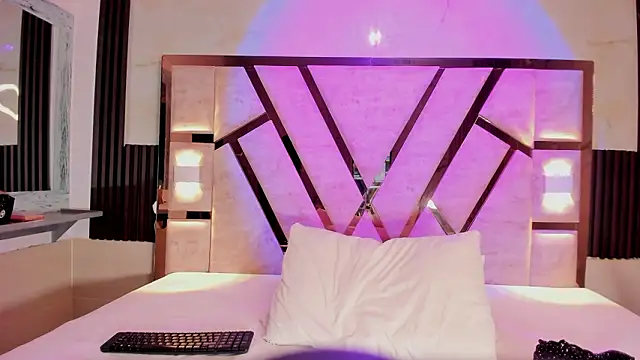 Athenea Mills online show from 03/03/26, 06:47