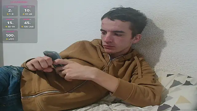 Snapshot of Tombgy07 chatting on 10/01/25, 07:20 Tombgy07 online show from 10/01/25, 07:20