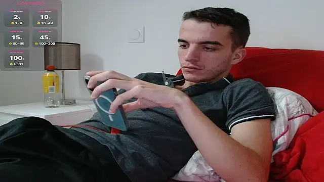 Snapshot of Tombgy07 chatting on 11/07/25, 01:55 Tombgy07 online show from 11/07/25, 01:55