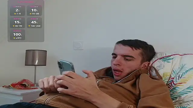 Snapshot of Tombgy07 chatting on 11/20/25, 02:39 Tombgy07 online show from 11/20/25, 02:39