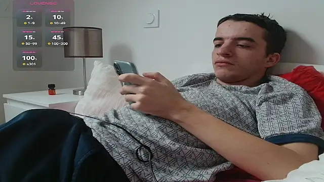 Snapshot of Tombgy07 chatting on 12/16/25, 11:26 Tombgy07 online show from 12/16/25, 11:26