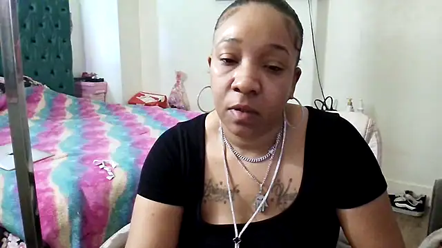 Snapshot of YasmineMinaj chatting on 01/09/26, 06:53 YasmineMinaj online show from 01/09/26, 06:53