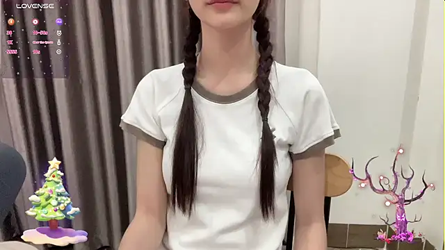 Snapshot of Your-Sunshine chatting on 12/01/24, 04:51 Your-Sunshine online show from 12/01/24, 04:51
