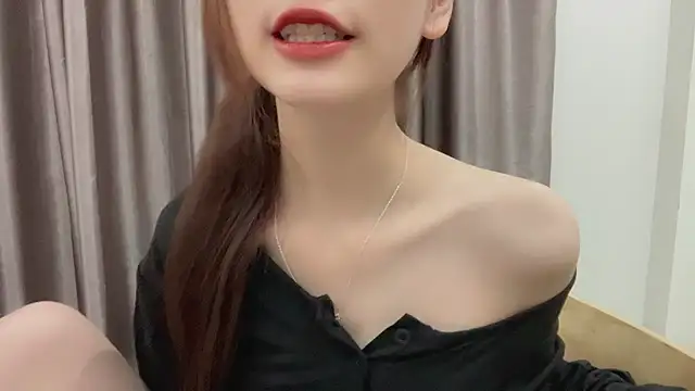 Snapshot of Your-Sunshine chatting on 12/29/24, 04:51 Your-Sunshine online show from 12/29/24, 04:51