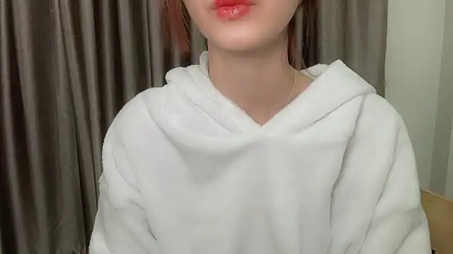 Snapshot of Your-Sunshine chatting on 01/01/25, 04:07 Your-Sunshine online show from 01/01/25, 04:07