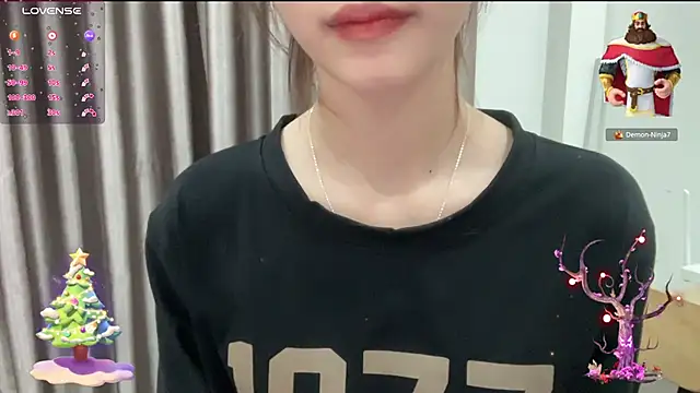 Snapshot of Your-Sunshine chatting on 01/04/25, 04:43 Your-Sunshine online show from 01/04/25, 04:43