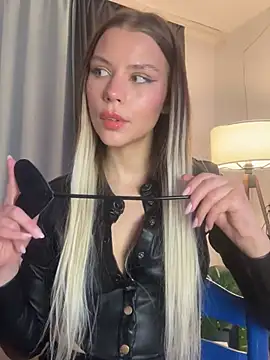 Snapshot of KittyKatyDream chatting on 03/10/25, 04:35 KittyKatyDream online show from 03/10/25, 04:35