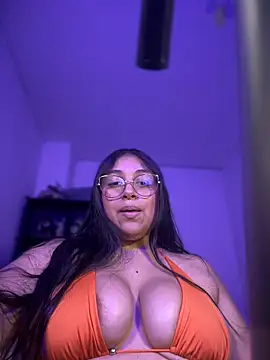 Soysofiarodrigu online show from 03/06/25, 09:31