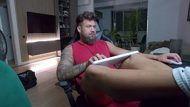 Snapshot of UbbeViking chatting on 02/06/25, 08:45 UbbeViking online show from 02/06/25, 08:45