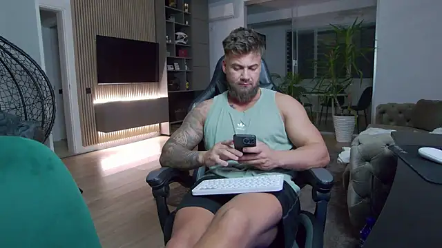 Snapshot of UbbeViking chatting on 02/07/25, 08:10 UbbeViking online show from 02/07/25, 08:10