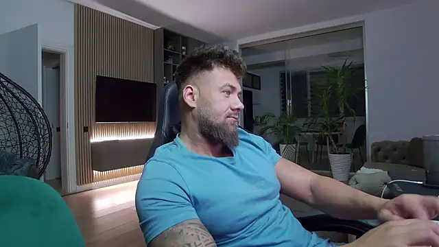 Snapshot of UbbeViking chatting on 02/08/25, 05:39 UbbeViking online show from 02/08/25, 05:39