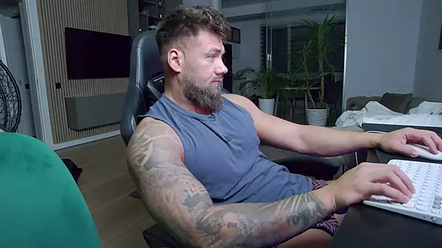 Snapshot of UbbeViking chatting on 02/10/25, 06:24 UbbeViking online show from 02/10/25, 06:24