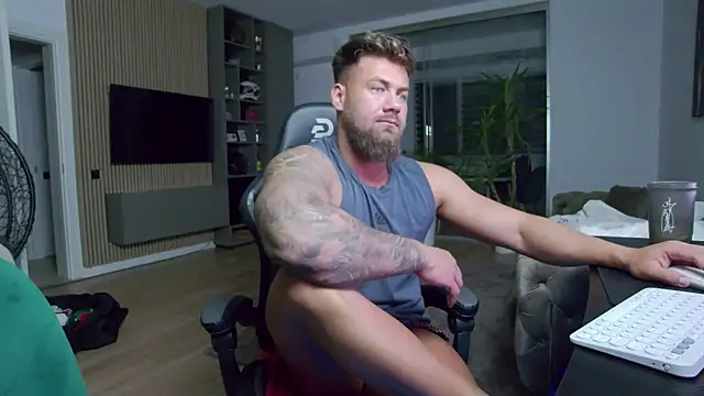 Snapshot of UbbeViking chatting on 02/10/25, 09:25 UbbeViking online show from 02/10/25, 09:25