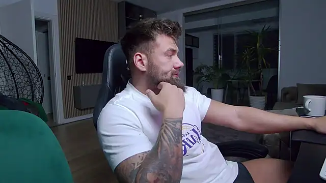 Snapshot of UbbeViking chatting on 02/23/25, 07:07 UbbeViking online show from 02/23/25, 07:07