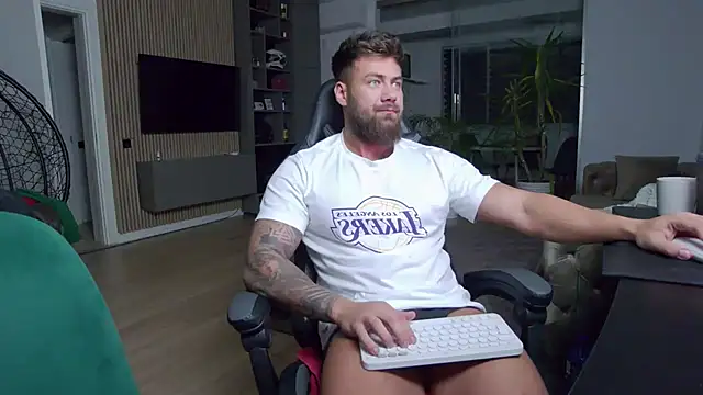 Snapshot of UbbeViking chatting on 02/23/25, 10:09 UbbeViking online show from 02/23/25, 10:09