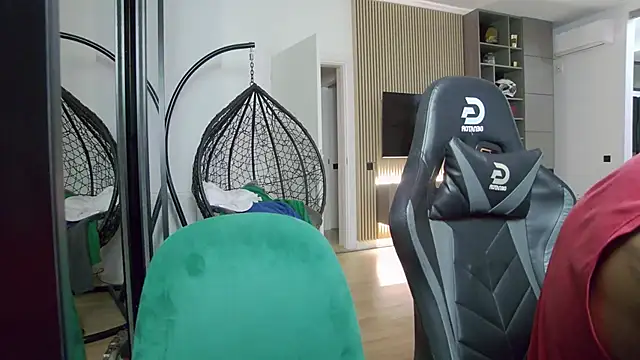 Snapshot of UbbeViking chatting on 02/24/25, 10:47 UbbeViking online show from 02/24/25, 10:47