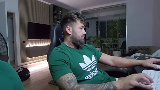 Snapshot of UbbeViking chatting on 02/26/25, 04:45 UbbeViking online show from 02/26/25, 04:45