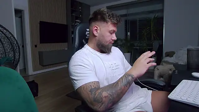 Snapshot of UbbeViking chatting on 02/27/25, 05:26 UbbeViking online show from 02/27/25, 05:26