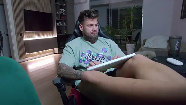 Snapshot of UbbeViking chatting on 03/03/25, 10:10 UbbeViking online show from 03/03/25, 10:10