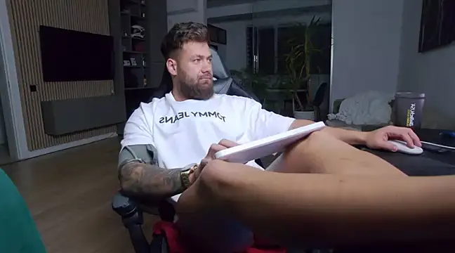 Snapshot of UbbeViking chatting on 03/07/25, 08:11 UbbeViking online show from 03/07/25, 08:11