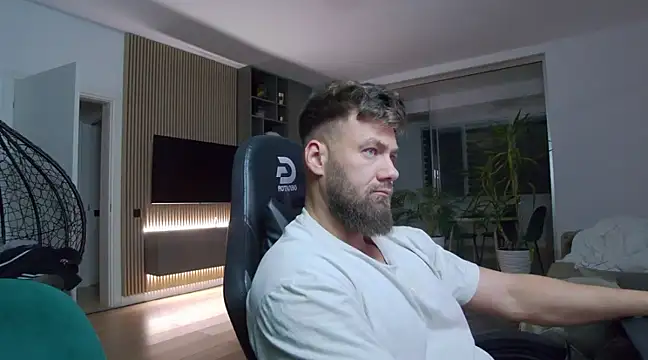 Snapshot of UbbeViking chatting on 03/09/25, 07:59 UbbeViking online show from 03/09/25, 07:59