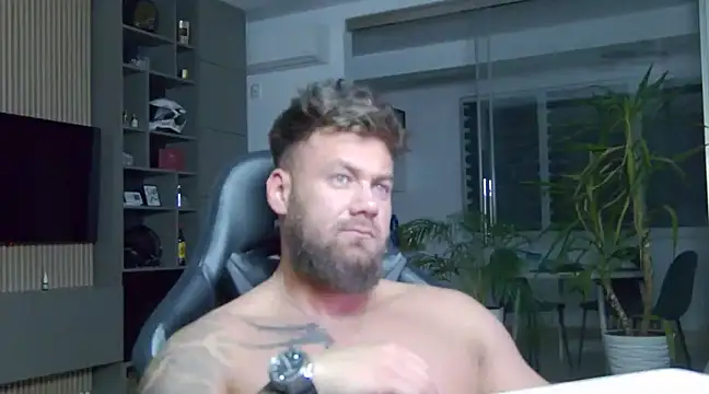 Snapshot of UbbeViking chatting on 03/10/25, 09:29 UbbeViking online show from 03/10/25, 09:29