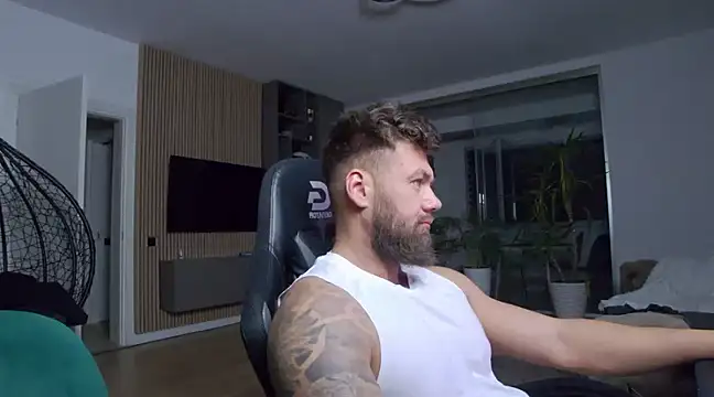 Snapshot of UbbeViking chatting on 03/13/25, 06:56 UbbeViking online show from 03/13/25, 06:56