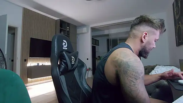 Snapshot of UbbeViking chatting on 09/28/25, 05:07 UbbeViking online show from 09/28/25, 05:07