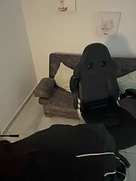 Megan lu2 online show from 11/24/25, 04:01