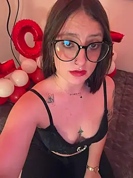 Megan lu2 online show from 02/15/26, 05:48