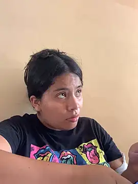 Snapshot of moncerrat_luna chatting on 12/03/24, 06:28 moncerrat luna online show from 12/03/24, 06:28