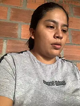 Snapshot of moncerrat_luna chatting on 01/15/25, 05:05 moncerrat luna online show from 01/15/25, 05:05