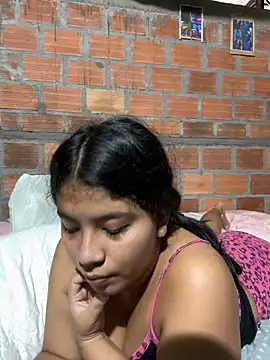 Snapshot of moncerrat_luna chatting on 01/19/25, 03:32 moncerrat luna online show from 01/19/25, 03:32