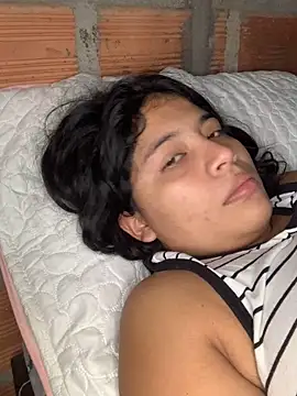 Snapshot of moncerrat_luna chatting on 01/25/25, 11:34 moncerrat luna online show from 01/25/25, 11:34