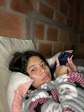 Snapshot of moncerrat_luna chatting on 02/21/25, 12:17 moncerrat luna online show from 02/21/25, 12:17